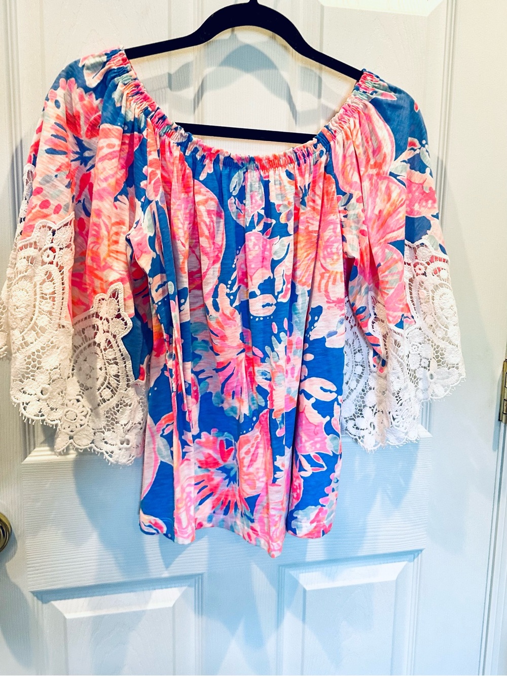 Lilly Pulitzer Pink & Blue Floral Off-Shoulder Top. EUC, Size S